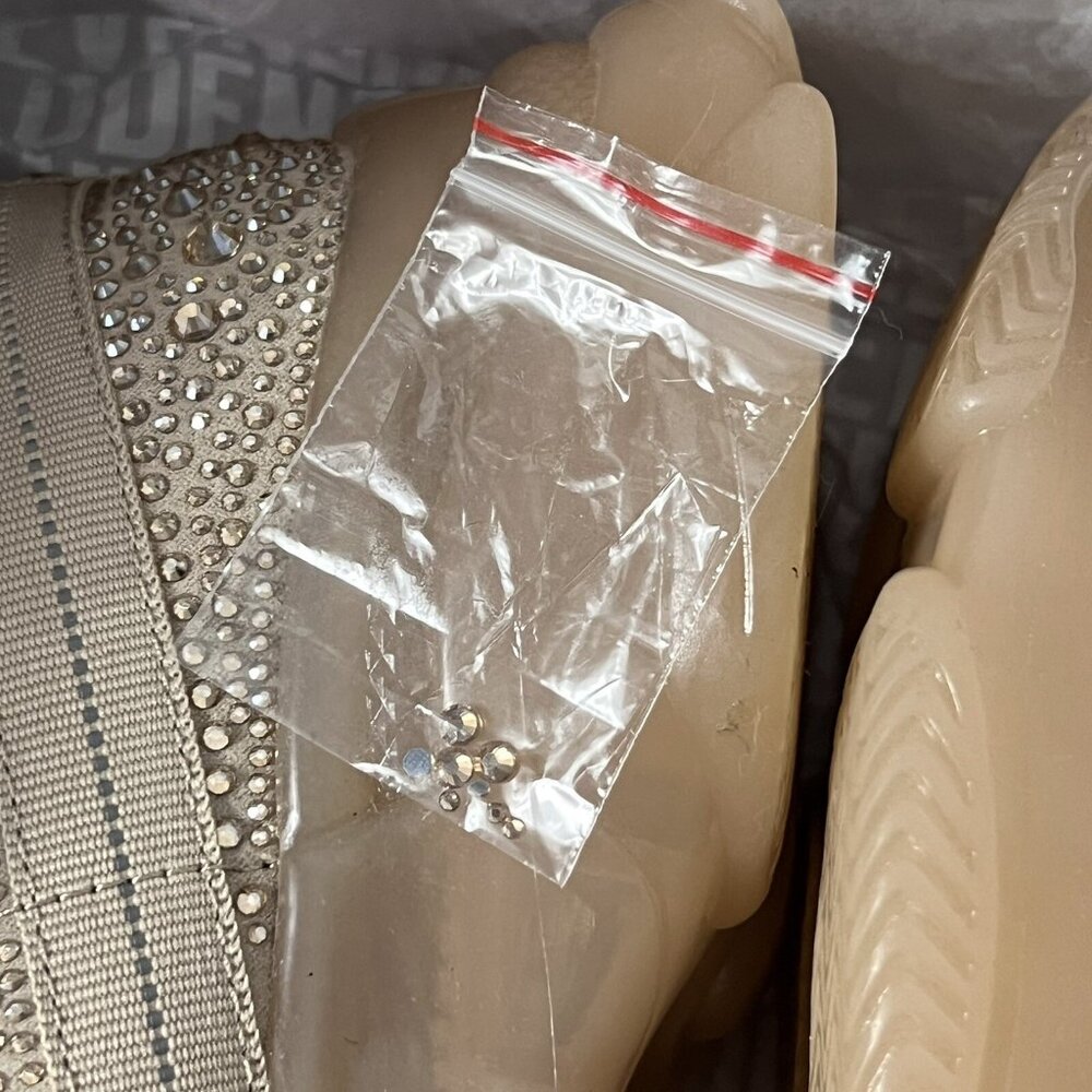 Steve Madden NYC Sneakers Women's  SZ 9.5 Beige Maxima Rhinestone Shoes - Picture 10 of 15